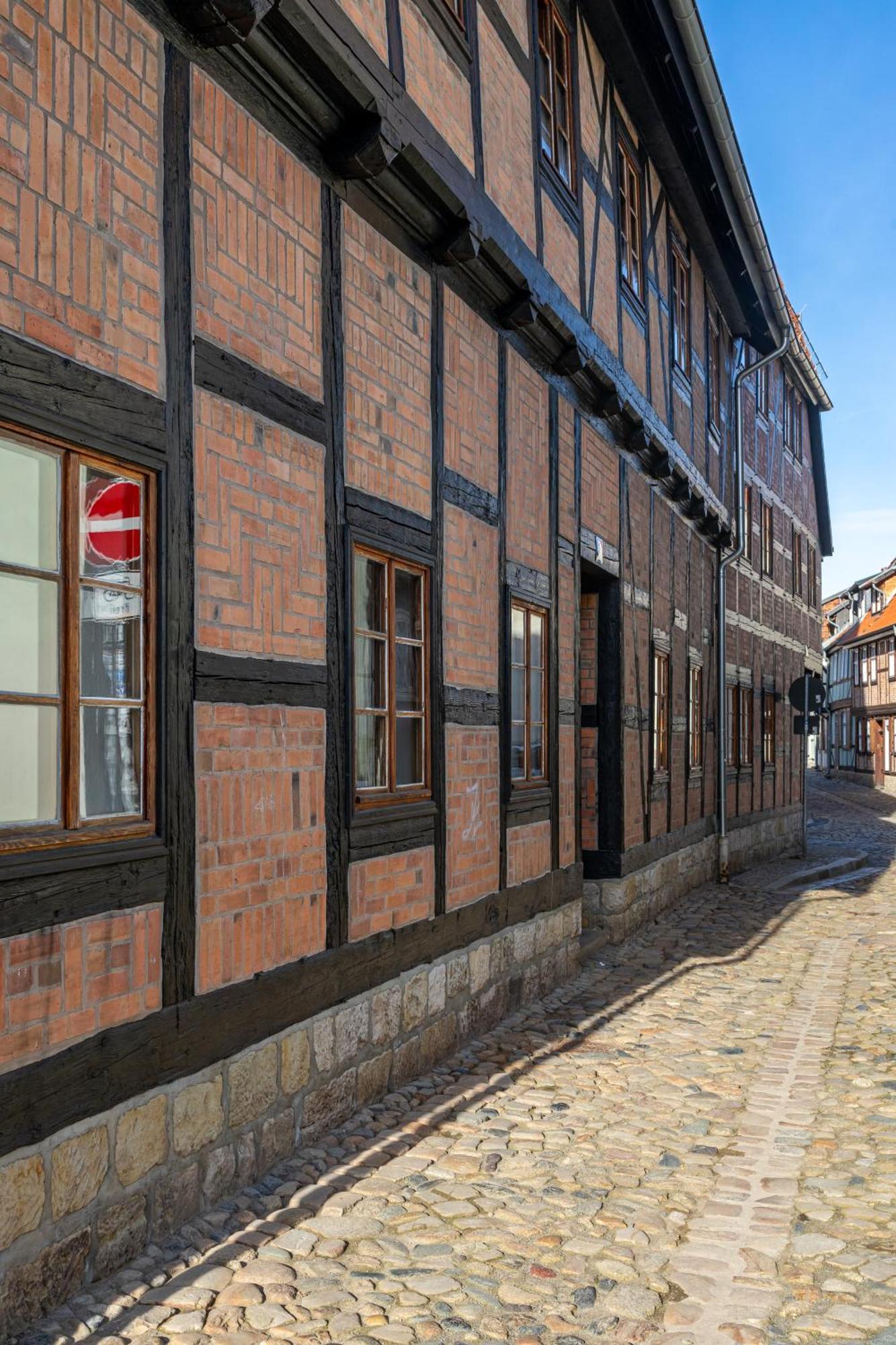 Ferienwohnungen Am Kornmarkt II เควดลินบวร์ก ภายนอก รูปภาพ
